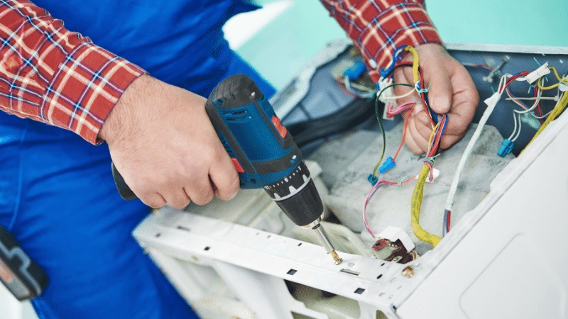 Yenimahalle Electrolux Electrolux çamaşır makinesi kart tamiri – Su almama arızası orijinal parça ile giderildi. - Teknik servis örneği